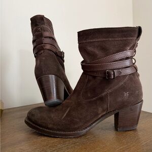 Frye woman’s Jane Brown suede Strappy short Buckle heeled boot in 9